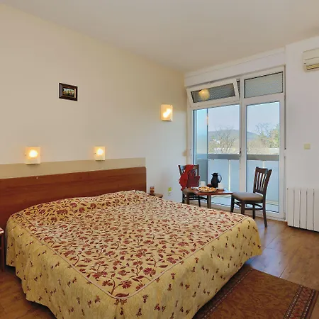 Hotel Augusta Hisarea