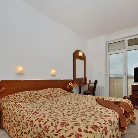 Hotel Augusta 3*