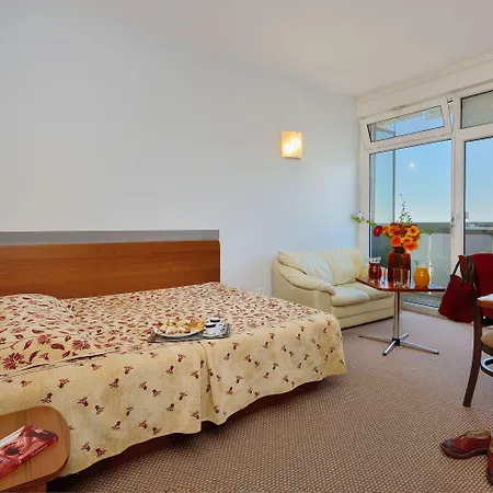 Хотел аугуста