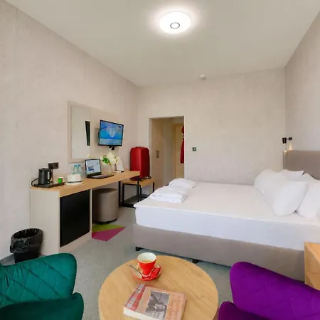 Augusta Otel