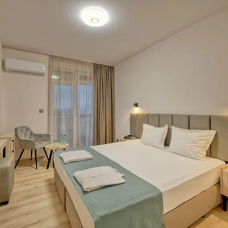 Augusta Hotel 3*